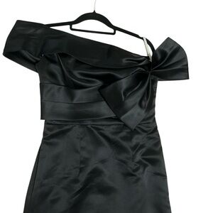 Elegant One-Shoulder Black Dress with Statement Bow